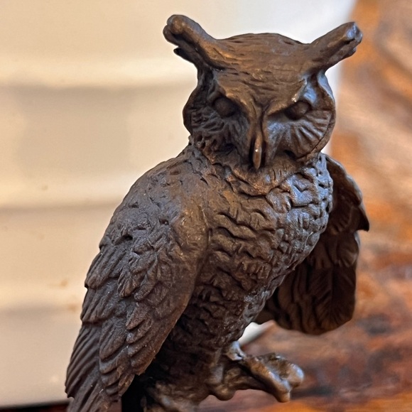 Vintage 1986 Avon Owl Bronze Hot Cast Great Horned Owl Figurine 3.25” In Box - Picture 6 of 7